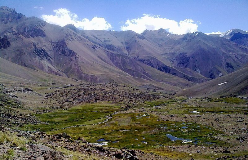 800px Nacimiento Del Rio Maipo