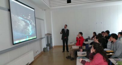 Exposición sobre Alto Maipo en Universidad Adolfo Ibáñez